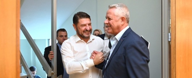 DSC_7975-1000x666-669x272