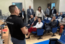 Νίκος Χαρδαλιάς: «20 απινιδωτές σε κτήρια της Περιφέρειας Αττικής – Η ζωή μπορεί να κριθεί μέσα σε λίγα δευτερόλεπτα»