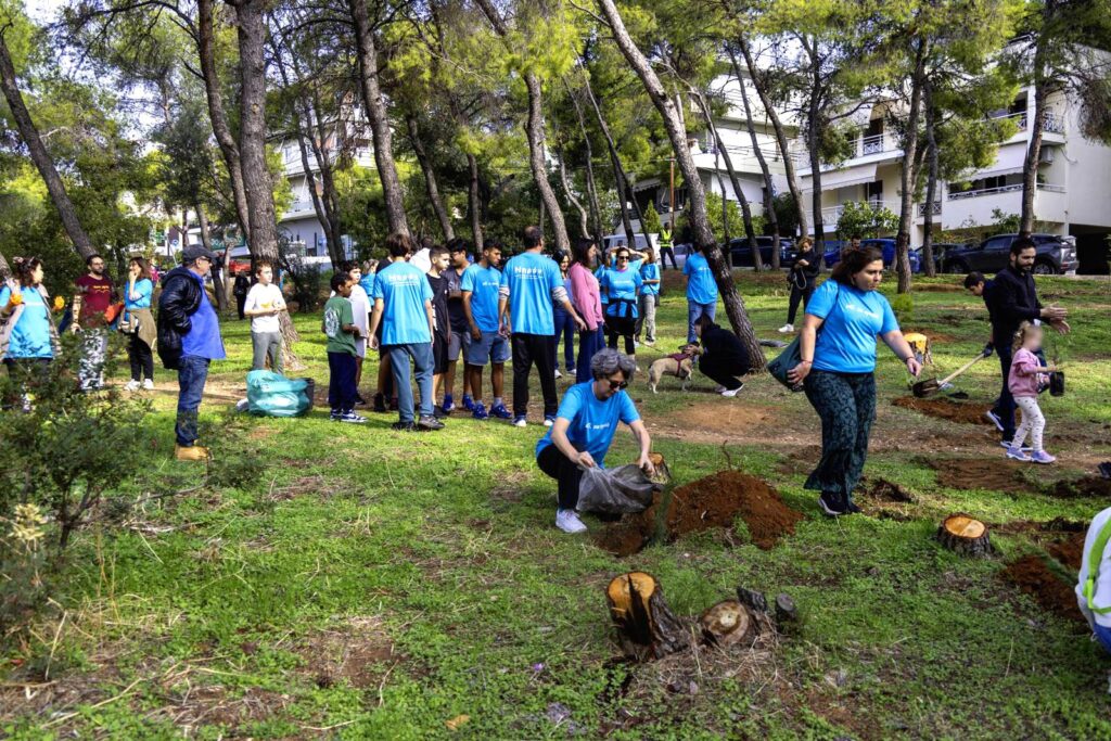Δενδροφύτευση στη Νέα Λέσβο Αμαρουσίου με μεγάλη συμμετοχή πολιτών 4 Δενδροφύτευση στη Νέα Λέσβο Αμαρουσίου με μεγάλη συμμετοχή πολιτών