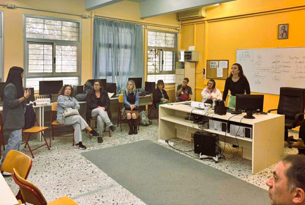 Ενημερωτική δράση στο 5ο Γυμνάσιο Χαλανδρίου για τη δυνατότητα φοίτησης μαθητών Ρομά 3 Ενημερωτική δράση στο 5ο Γυμνάσιο Χαλανδρίου για τη δυνατότητα φοίτησης μαθητών Ρομά