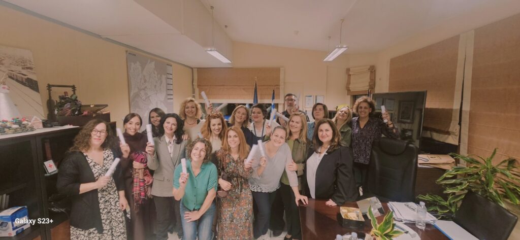 Η Δήμαρχος Διονύσου βράβευσε τις εθελόντριες της Δημοτικής Βιβλιοθήκης Διονύσου