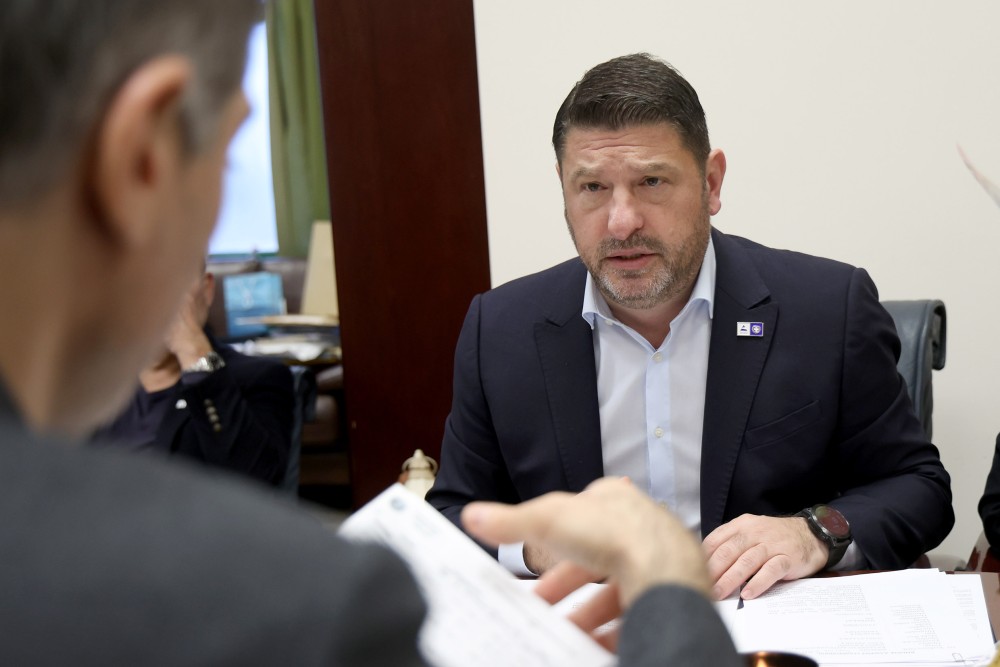 Νίκος Χαρδαλιάς από τον Άλιμο: «Με στοχευμένα έργα βελτιώνουμε την καθημερινότητα των πολιτών σε κάθε γειτονιά της Αττικής» 21 STLP2146-1000x667