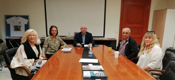 Συνάντηση του Δημάρχου Αμαρουσίου Θεόδωρου Αμπατζόγλου  με την Ένωση Γονέων, Κηδεμόνων και Φίλων των Παιδιών  του Σικιαριδείου Ιδρύματος_690461a0833c2.jpeg