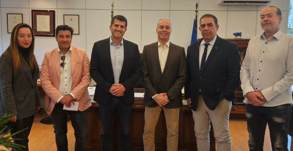 Συνάντηση του Δημάρχου Κηφισιάς B. Ξυπολυτά με το νέο ΔΣ του Εμπορικού Συλλόγου Κηφισιάς 3 Συνάντηση του Δημάρχου Κηφισιάς B. Ξυπολυτά με το νέο ΔΣ του Εμπορικού Συλλόγου Κηφισιάς