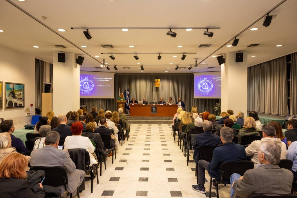Εκδήλωση της ΠΑ.Ε.Λ.Ο. στον Δήμο Αμαρουσίου «Αόρατες Απειλές του Ψηφιακού Κόσμου για Ενήλικες και Εφήβους» 4 Εκδήλωση της ΠΑ.Ε.Λ.Ο. στον Δήμο Αμαρουσίου «Αόρατες Απειλές του Ψηφιακού Κόσμου για Ενήλικες και Εφήβους»