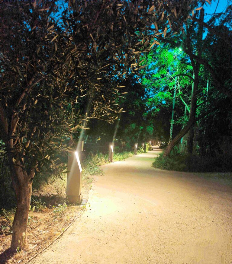 Η Αδριάνεια Κοινότητα για τον βανδαλισμό του πειραματικού φωτισμού στο έργο ανάπλασης του Αδριάνειου στην παραρεμάτια ζώνη