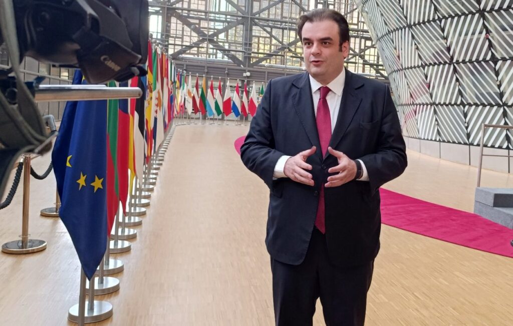 Κ. Πιερρακάκης από Βρυξέλλες: «Η Ελλάδα στηρίζει την άμεση επιβολή δασμών στα μικροδέματα από τρίτες χώρες» 3 Κ. Πιερρακάκης από Βρυξέλλες: «Η Ελλάδα στηρίζει την άμεση επιβολή δασμών στα μικροδέματα από τρίτες χώρες»