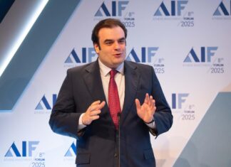 Κυριάκος Πιερρακάκης: Χρειαζόμαστε ιδιωτικούς καταλύτες να μοχλεύσουν δημόσιες επενδύσεις