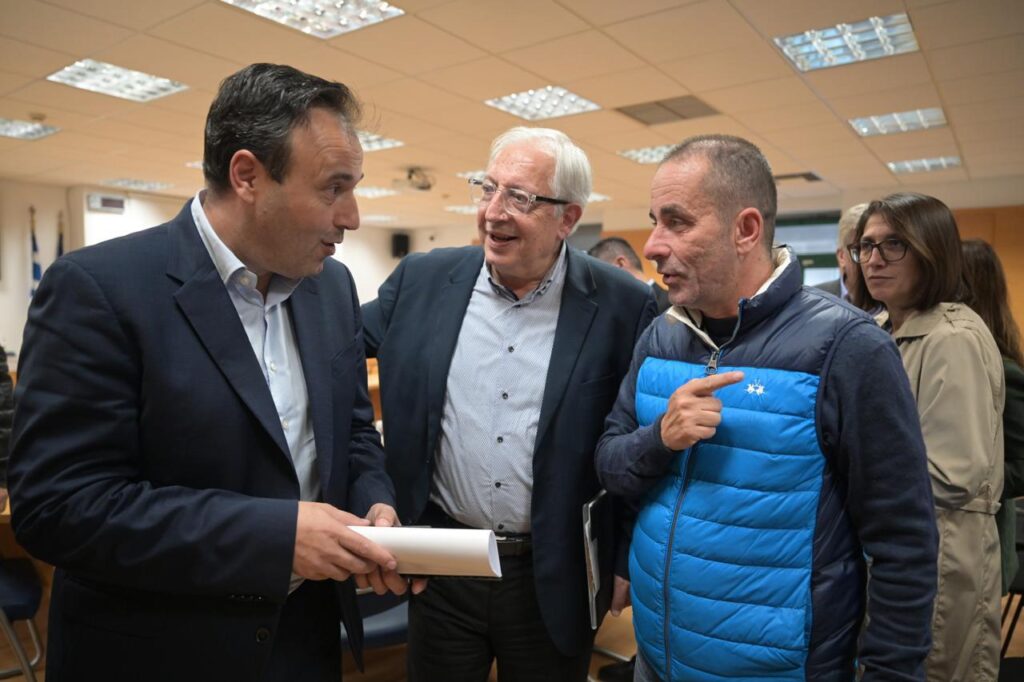 Με τη συμμετοχή του Δημάρχου Αμαρουσίου και μέλους ΔΣ της ΚΕΔΕ Θεόδωρου Αμπατζόγλου η συνάντηση εργασίας της ΠΕΔΑ με τον Υπουργό Ψηφιακής Διακυβέρνησης Δημήτρη Παπαστεργίου 5 Με τη συμμετοχή του Δημάρχου Αμαρουσίου και μέλους ΔΣ της ΚΕΔΕ Θεόδωρου Αμπατζόγλου η συνάντηση εργασίας της ΠΕΔΑ με τον Υπουργό Ψηφιακής Διακυβέρνησης Δημήτρη Παπαστεργίου