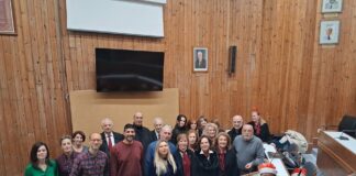 Χριστουγεννιάτικα κάλαντα & ευχές στο Δημαρχείο από τη «Χορωδία Κηφισιά 1937» Home