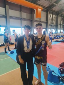 Ο Κωνσταντίνος Καραλής τριπλός πρωταθλητής Ευρώπης στο Muaythai