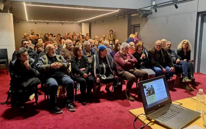 Οι «Λαϊκοί Βάρδοι» του αξέχαστου Πάνου Γεραμάνη αναβίωσαν στο Κέντρο Νεότητας του Δήμου_692e95a5d19f7.jpeg