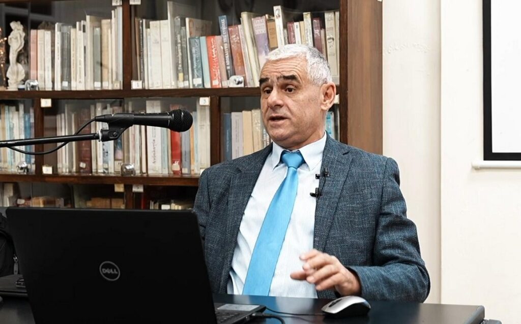 Αναβάλλεται η αποψινή (22/1) διάλεξη του Κ. Κούσαντα στο Ελεύθερο Πανεπιστήμιο του Δήμου Κηφισιάς 3 Αναβάλλεται η αποψινή (22/1) διάλεξη του Κ. Κούσαντα στο Ελεύθερο Πανεπιστήμιο του Δήμου Κηφισιάς