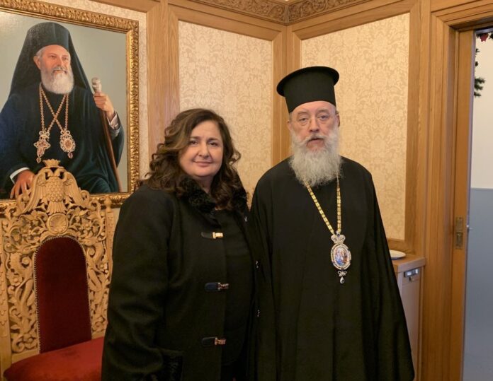 Η Δήμαρχος Διονύσου στην τελετή κοπής της πρωτοχρονιάτικης βασιλόπιτας της Ι.Μ. Κηφισίας, Αμαρουσίου, Ωρωπού & Μαραθώνος_69674716b7742.jpeg