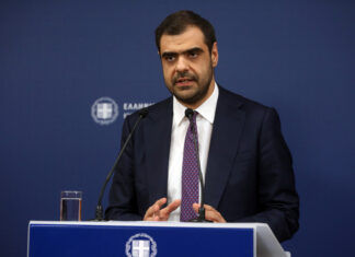 Ανάρτηση του Υφυπουργού παρά τω Πρωθυπουργώ και Κυβερνητικού Εκπροσώπου για τον θάνατο του Αριστείδη Μανωλάκου Home