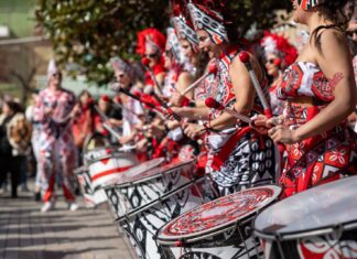 Με μεγάλη συμμετοχή μικρών και μεγάλων πραγματοποιήθηκαν το Σάββατο 14 και Κυριακή 15 Φεβρουαρίου, οι αποκριάτικες εκδηλώσεις του Δήμου Αμαρουσίου Home