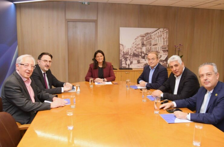 Με τη συμμετοχή του Δημάρχου Αμαρουσίου Θ. Αμπατζόγλου η συνάντηση αντιπροσωπείας της ΚΕΔΕ με την πολιτική ηγεσία του Υπουργείο Εργασίας & Κοινωνικής Ασφάλισης Home