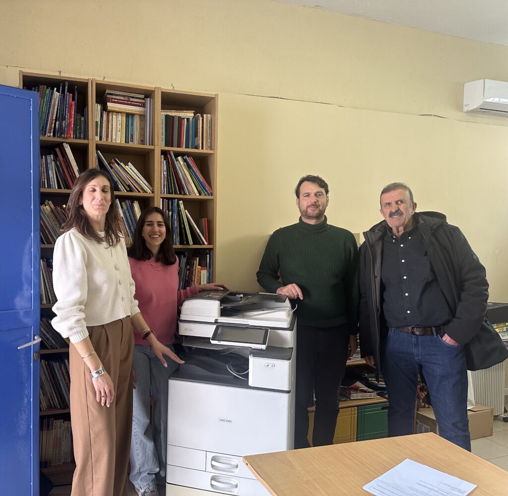 Synexizetai anavathmisi sxolikou exoplismou_1