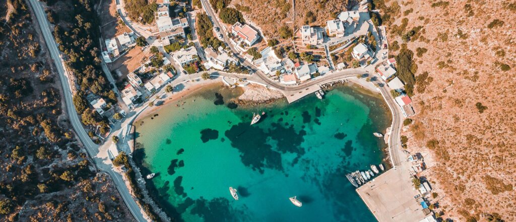 Μαθητές από τα Βριλήσσια στον εορτασμό της 25ης Μαρτίου στο Αγαθονήσι