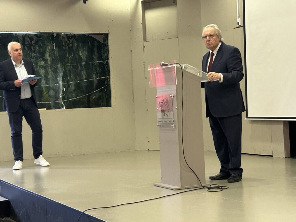 Συζήτηση μαθητών του Δήμου Διονύσου με τον Καθηγητή Γλωσσολογίας Γ. Μπαμπινιώτη