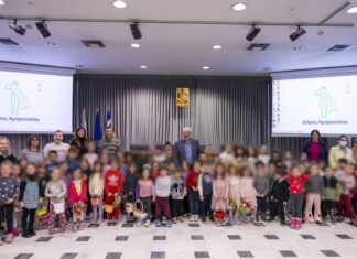 80 παιδιά του 5ου Νηπιαγωγείου Αμαρουσίου τραγούδησαν τα “κάλαντα του Λαζάρου” στο Δήμαρχο Αμαρουσίου Θεόδωρο Αμπατζόγλου Home