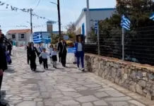 Από τα Βριλήσσια στο Αγαθονήσι: Με έντονο συμβολισμό η παρέλαση για την 25η Μαρτίου