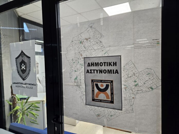 Επιστροφή πινακίδων και διπλωμάτων στους οδηγούς από την Δημοτική Αστυνομία ενόψει Πάσχα_69d0d1bceac83.jpeg