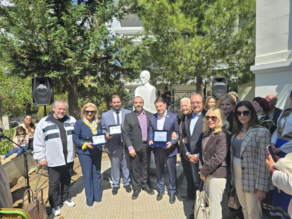 Η προτομή του Νίκου Καζαντζάκη ξανά στη Βίλα Στέλλα