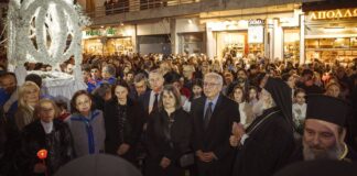 Με κατάνυξη η Ακολουθία της Αποκαθήλωσης και η Περιφορά του Επιταφίου στον Ι.Ν. Κοιμήσεως Θεοτόκου Αμαρουσίου παρουσία του Δημάρχου Θ. Αμπατζόγλου