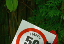 Η μοναξιά των 50ρηδων: Πώς να ξαναγεμίσουμε τη ζωή μας με νόημα και χαρά