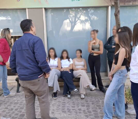 Επίσκεψη και δωρεά μαθητών του 3ου Γενικού Λυκείου Αμαρουσίου στο Κοινωνικό Παντοπωλείο του Δήμου Αμαρουσίου Home