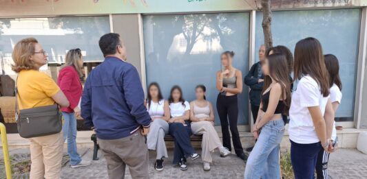 Επίσκεψη και δωρεά μαθητών του 3ου Γενικού Λυκείου Αμαρουσίου στο Κοινωνικό Παντοπωλείο του Δήμου Αμαρουσίου Home