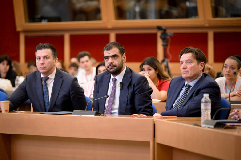 Συνέδριο του Υπουργείου Παιδείας, Θρησκευμάτων και Αθλητισμού –  ΓΓΕΕ  με θέμα «Γραμματισμός στις ειδήσεις για τους νέους: πλοήγηση στον κόσμο της πληροφορίας και των ψηφιακών μέσων», για το πρόγραμμα «Καλλιεργώντας Κριτικούς Αναγνώστες»