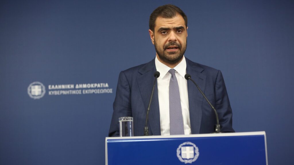 Συνέντευξη του Υφυπουργού παρά τω Πρωθυπουργώ και Κυβερνητικού Εκπροσώπου στο vidcast DIRECT του protothema.gr 3 Συνέντευξη του Υφυπουργού παρά τω Πρωθυπουργώ και Κυβερνητικού Εκπροσώπου στο vidcast DIRECT του protothema.gr