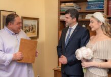 Θερμές ευχές στον Δήμαρχο Κηφισιάς Βασίλη Ξυπολυτά και τη σύζυγό του