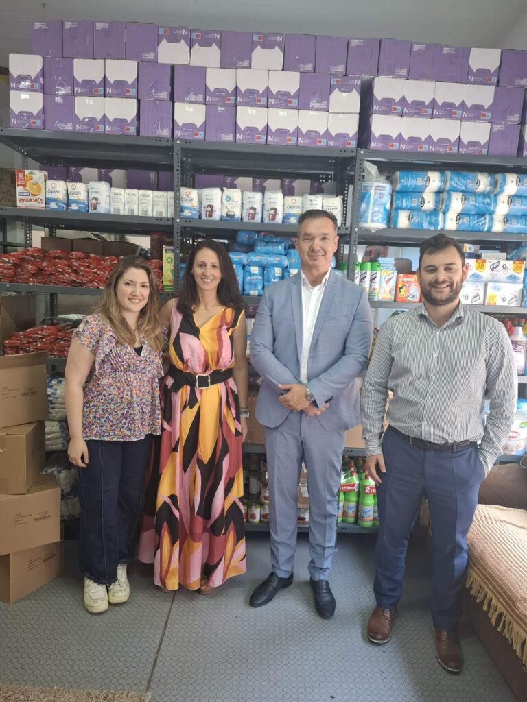 Η TotalEnergies Marketing Hellas ενισχύει το Κοινωνικό Παντοπωλείο του Δήμου Αμαρουσίου με δωρεά τροφίμων