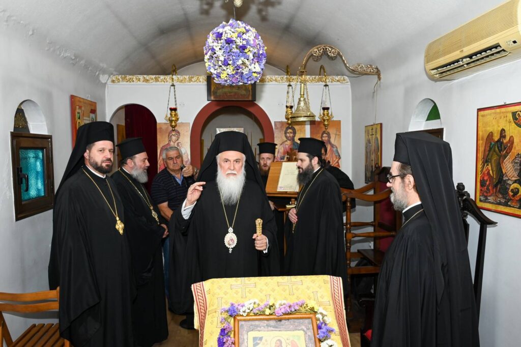 Με λαμπρότητα και κατάνυξη τελέστηκε ο Πανηγυρικός Εσπερινός για τον εορτασμό του Γενεθλίου του Τιμίου Προδρόμου και Βαπτιστού Ιωάννου στο Μαρούσι 4 Με λαμπρότητα και κατάνυξη τελέστηκε ο Πανηγυρικός Εσπερινός για τον εορτασμό του Γενεθλίου του Τιμίου Προδρόμου και Βαπτιστού Ιωάννου στο Μαρούσι