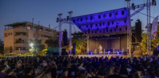 Άφθονο γέλιο με τον Σπήλιο Φλώρο στο Φεστιβάλ Δήμου Αμαρουσίου 2026