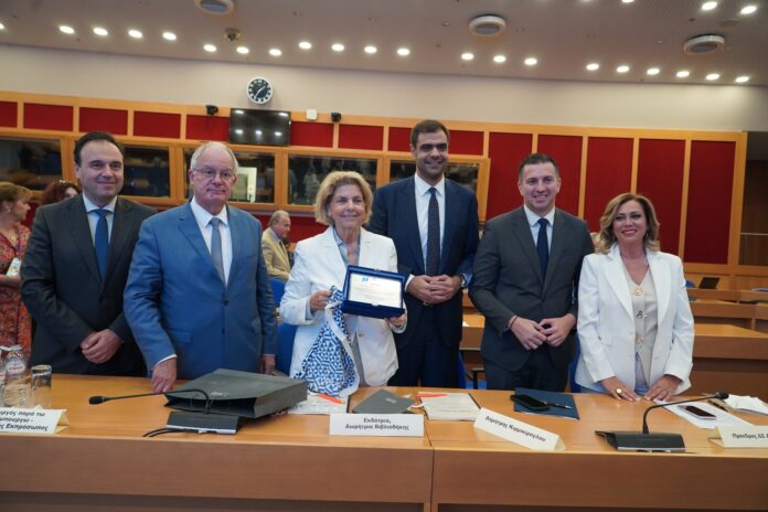 Η Δημοσιογραφική Βιβλιοθήκη της Οικογένειας Βοβολίνη στις εγκαταστάσεις της Γενικής Γραμματείας Επικοινωνίας και Ενημέρωσης_6a4f5fe764a9d.jpeg