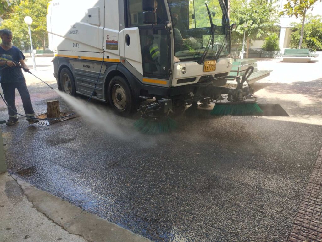 Με αμείωτη ένταση οι καθαρισμοί του Δήμου Αμαρουσίου στις περιοχές Ανάβρυτα και Εργατικές Κατοικίες 4 Με αμείωτη ένταση οι καθαρισμοί του Δήμου Αμαρουσίου στις περιοχές Ανάβρυτα και Εργατικές Κατοικίες