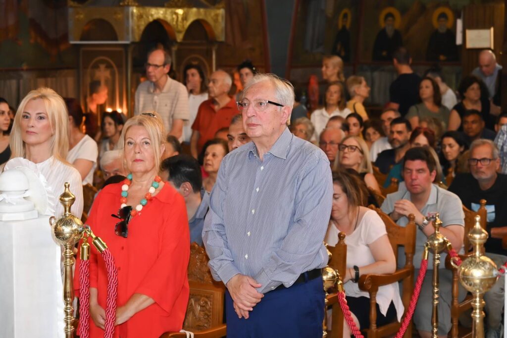 Με λαμπρότητα εορτάστηκε η μνήμη των Αγίων Αναργύρων στο Μαρούσι παρουσία του Δημάρχου Θεόδωρου Αμπατζόγλου