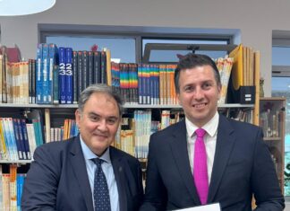 Μνημόνιο Συνεργασίας υπέγραψαν ΓΓΕΕ και Εθνικό Ίδρυμα Ερευνών – Τεκμηρίωση, ειδησεογραφικός γραμματισμός και θωράκιση της ενημέρωσης των πολιτών οι κοινοί στόχοι Home