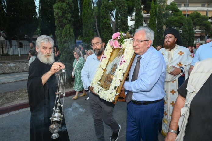 Παρουσία του Δημάρχου Αμαρουσίου Θεόδωρου Αμπατζόγλου ο εορτασμός της Κατάθεσης της Τιμίας Εσθήτος της Θεοτόκου, στον Ιερό Ναό της Παναγίας των Βλαχερνών_6a47c79cbeba9.jpeg