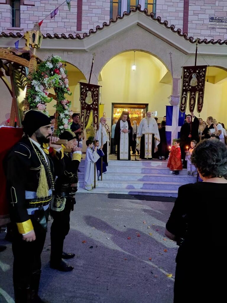 Με λαμπρότητα και κατάνυξη η λιτάνευση της Ιεράς Εικόνας του Αγίου Κοσμά του Αιτωλού στο Μαρούσι