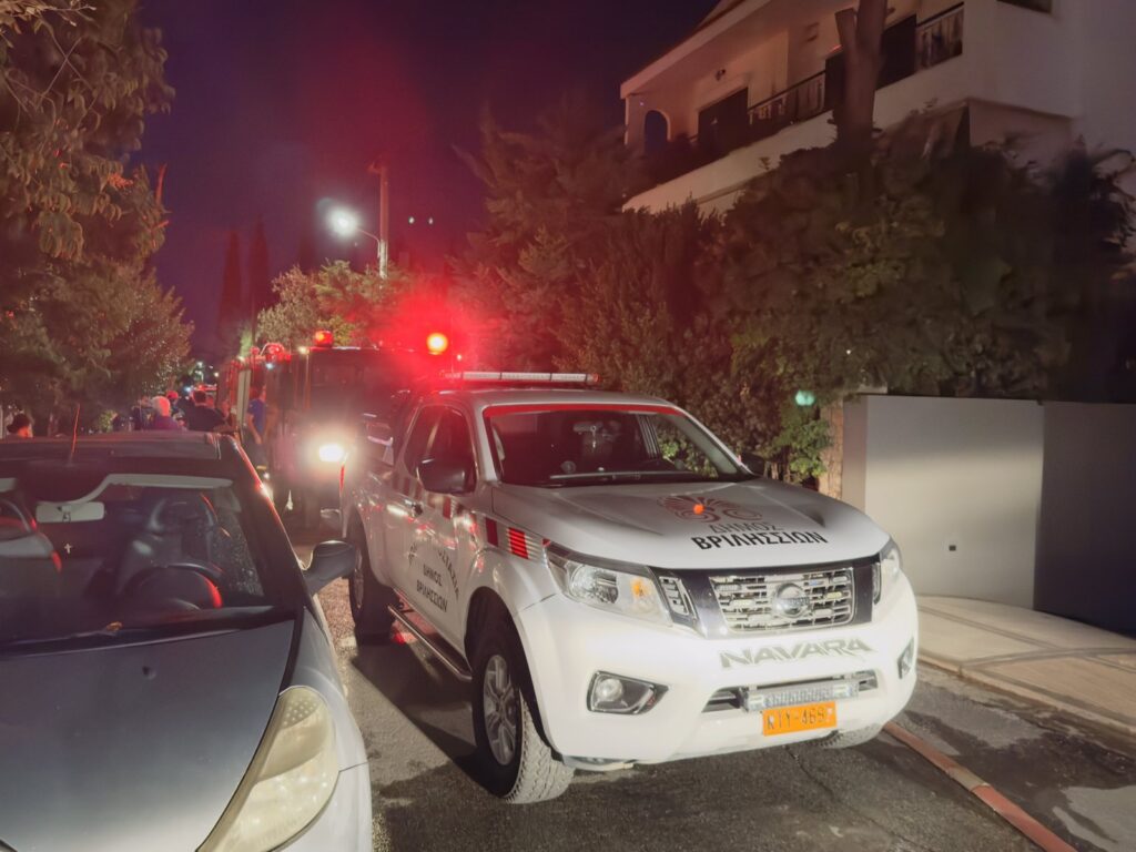 Πυρκαγιά σε μονοκατοικία στα Άνω Βριλήσσια-Άμεση επέμβαση της Πολ. Προστασίας του Δήμου Βριλησσίων