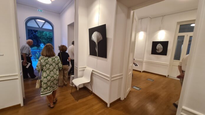 Εγκαίνια της έκθεσης ζωγραφικής με τίτλο «Η εξέλιξη των ειδών» της εικαστικού Παρασκευής Γαρδέλη στον Πολυχώρο Πολιτισμού «ΑΡΤΕΜΙΣ»_6ab2910c4eadb.jpeg