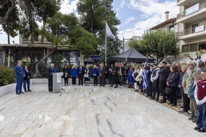 Τους ήρωες του 1940, τίμησαν η μαθητική κοινότητα, οι σύλλογοι και οι φορείς της πόλης του Αμαρουσίου_6ae0b58cca062.jpeg